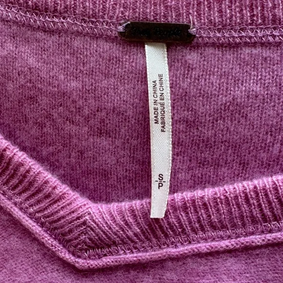 Free People Women's Sweater - Picture 2 of 4